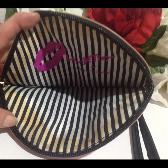 Betsey Johnson Unicorn Wristlet Bag Purse Wallet - Picture 13 of 16